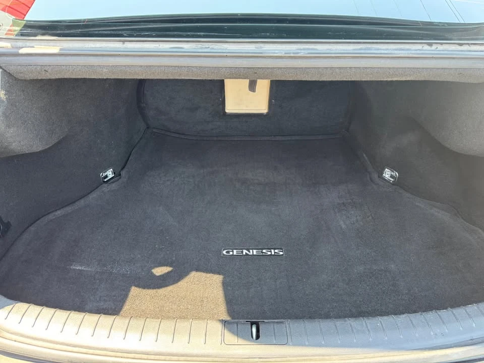 2015 Hyundai Genesis - Image 8 of 20
