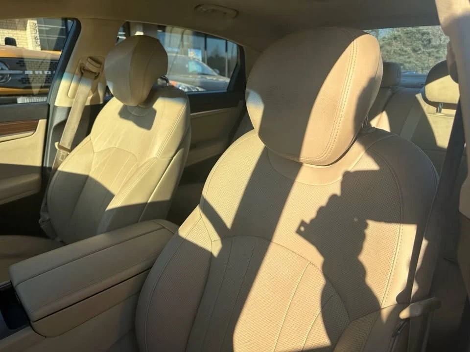 2015 Hyundai Genesis - Image 8 of 16