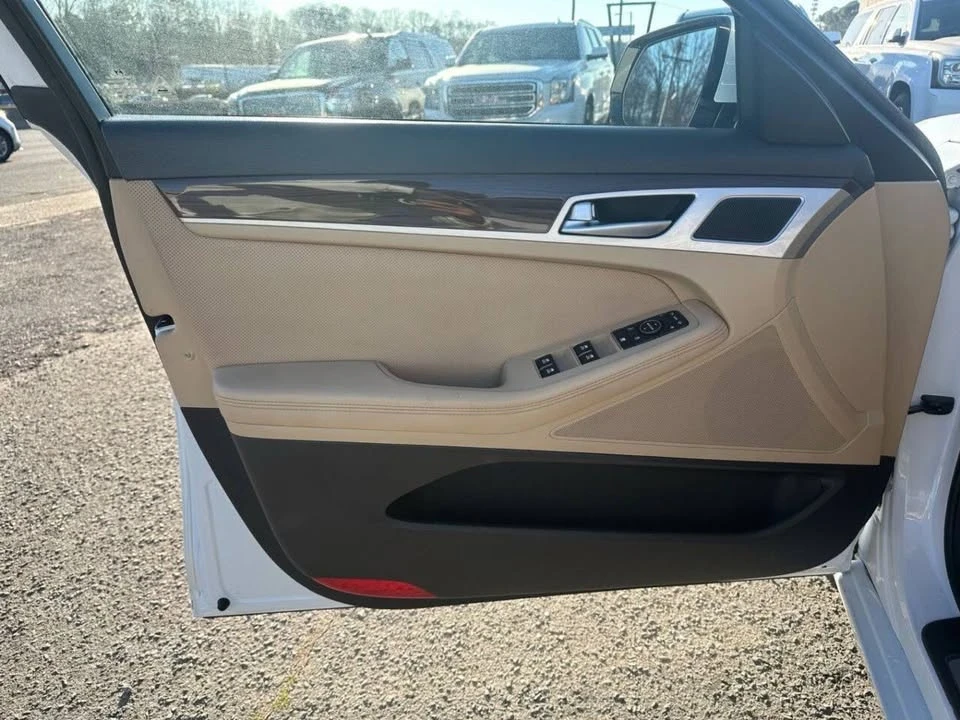 2015 Hyundai Genesis - Image 6 of 16