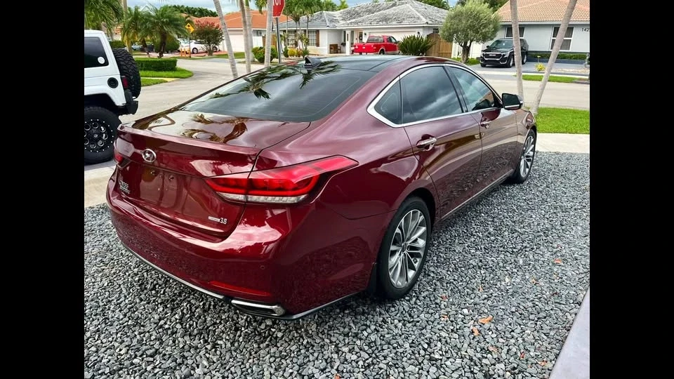 2015 Hyundai Genesis - Image 5 of 10
