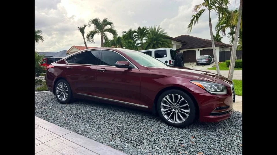 2015 Hyundai Genesis - Image 4 of 10