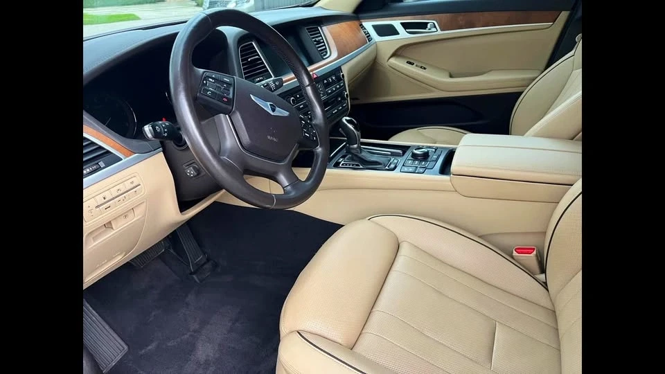 2015 Hyundai Genesis - Image 8 of 10