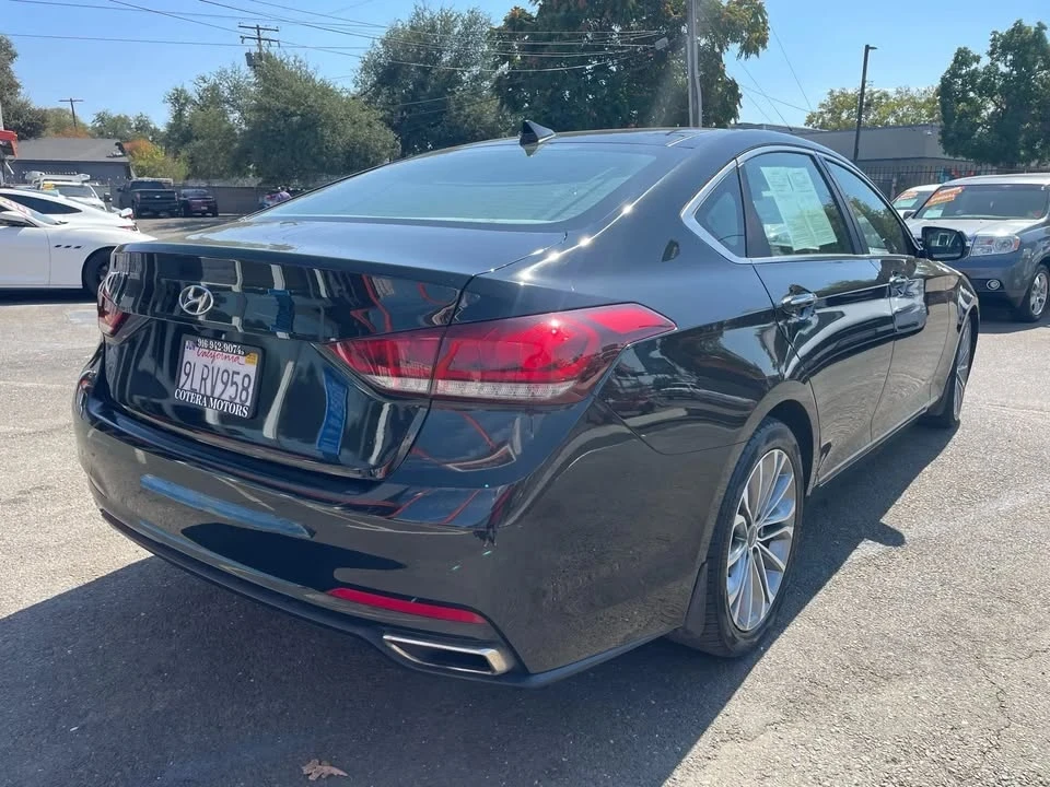 2015 Hyundai Genesis - Image 14 of 20