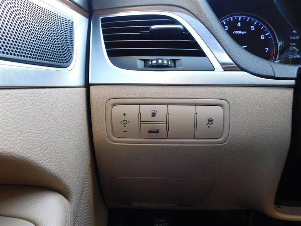 2015 Hyundai Genesis - Image 20 of 20