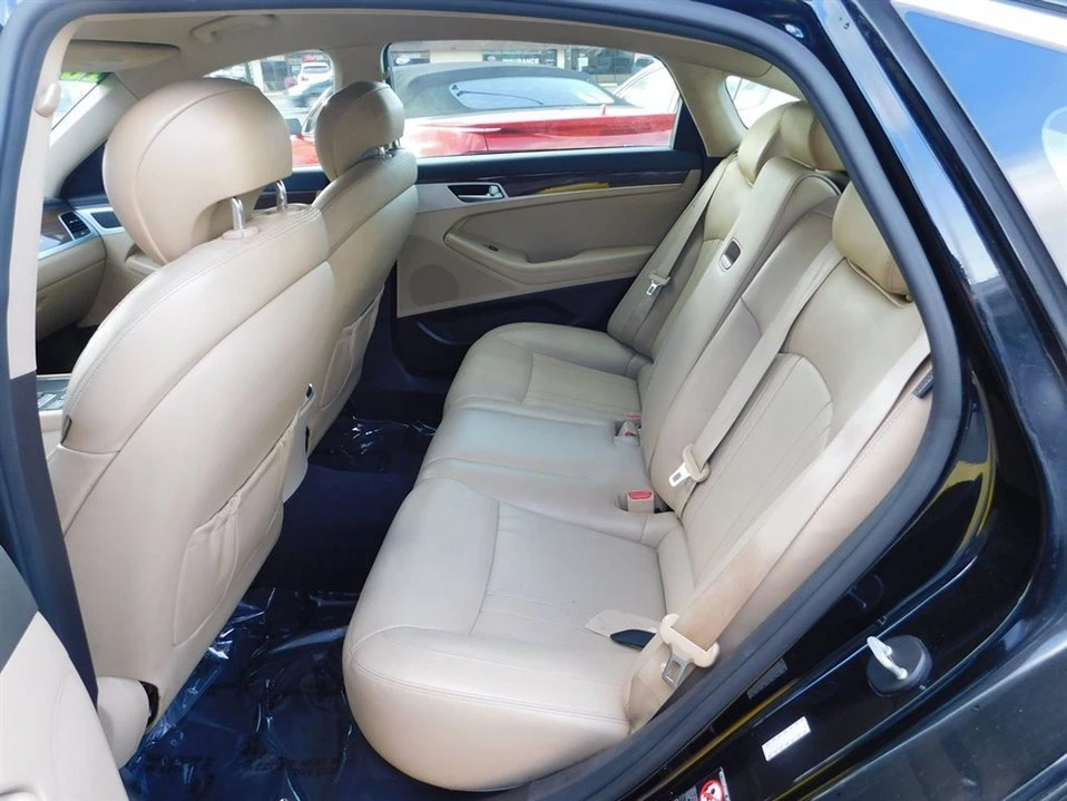 2015 Hyundai Genesis - Image 9 of 20