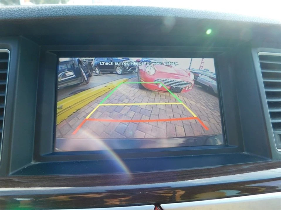 2015 Hyundai Genesis - Image 10 of 20