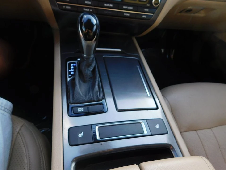 2015 Hyundai Genesis - Image 19 of 20