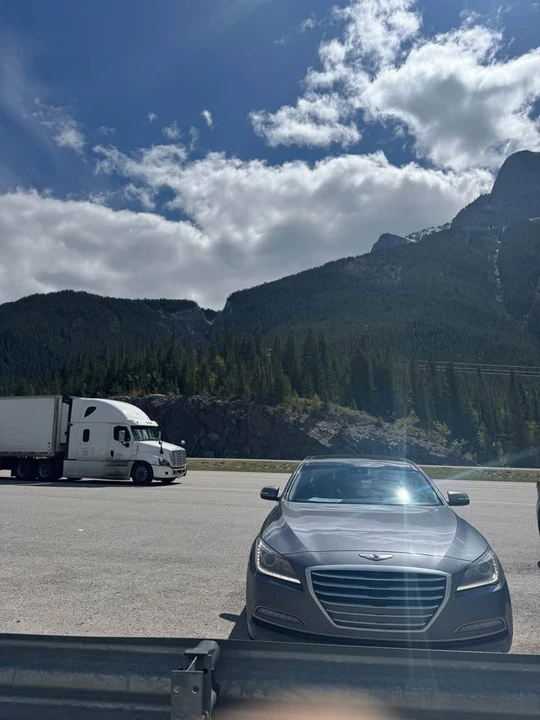 2015 Hyundai Genesis - Image 9 of 9