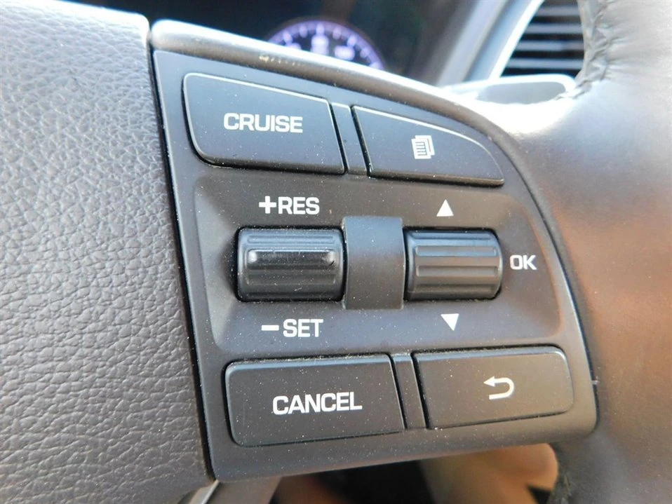 2015 Hyundai Genesis - Image 16 of 20