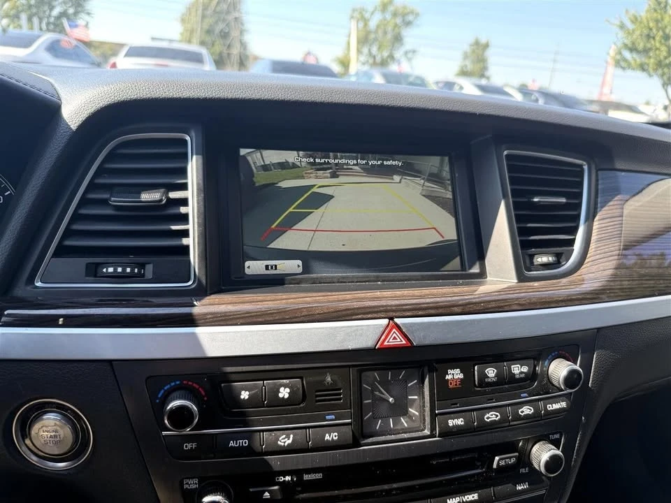 2015 Hyundai Genesis - Image 15 of 20