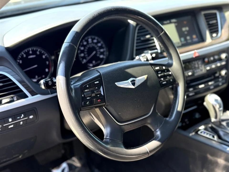 2015 Hyundai Genesis - Image 13 of 20