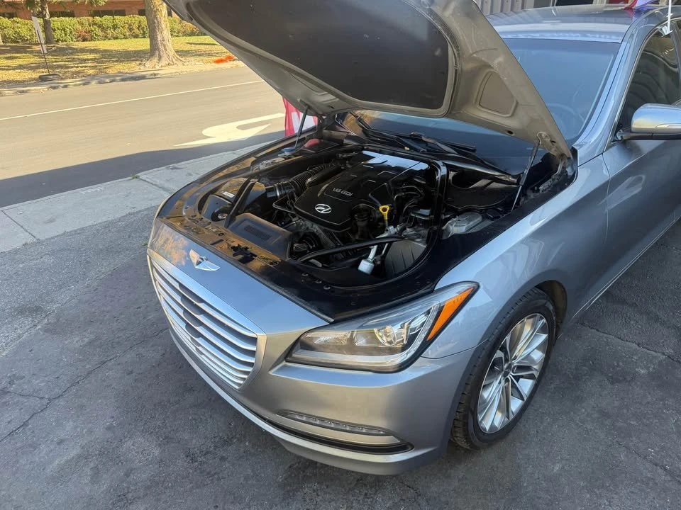 2015 Hyundai Genesis - Image 8 of 16