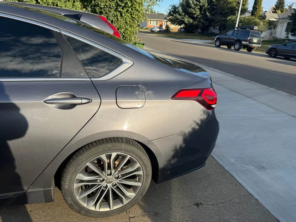 2015 Hyundai Genesis - Image 4 of 9