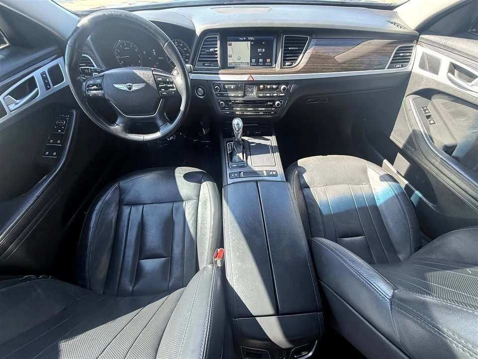 2015 Hyundai Genesis - Image 11 of 20