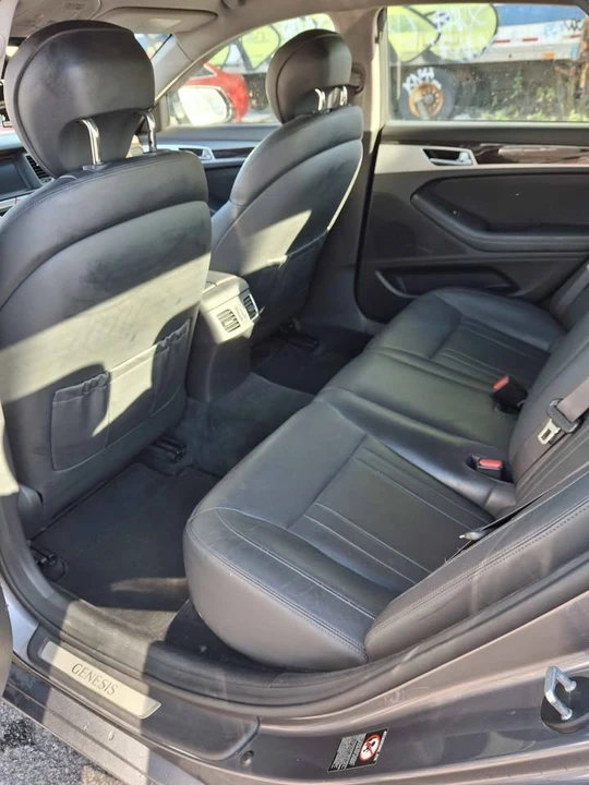 2015 Hyundai Genesis - Image 4 of 6