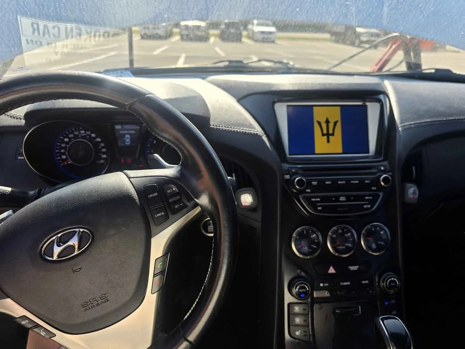 2015 Hyundai Genesis - Image 9 of 10