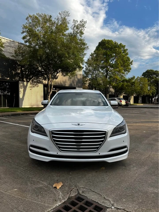 2015 Hyundai Genesis - Image 2 of 13