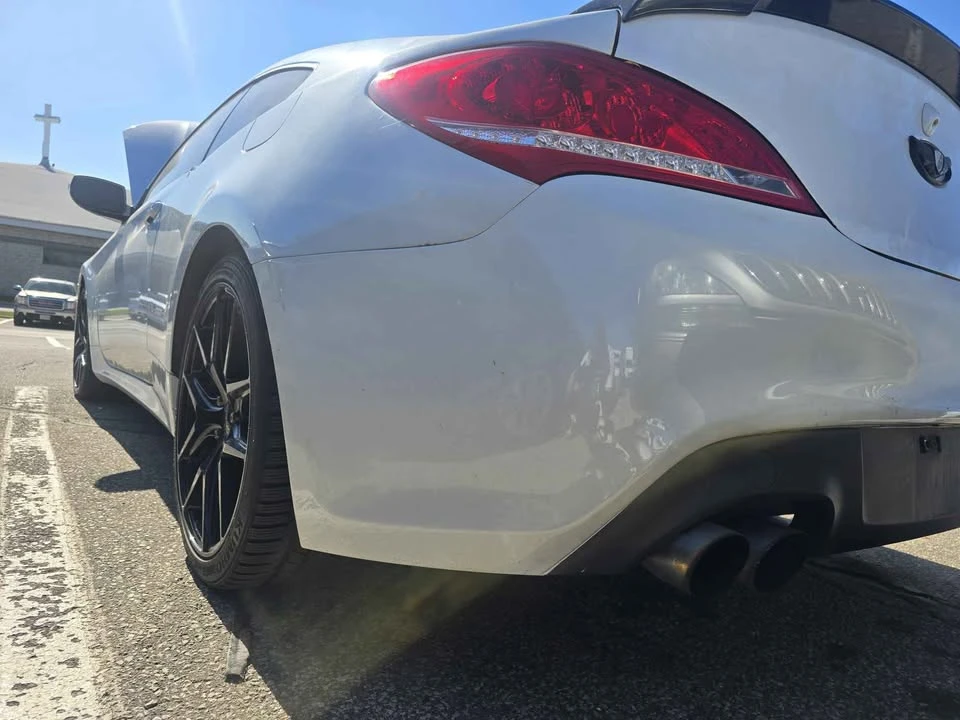 2015 Hyundai Genesis - Image 4 of 10