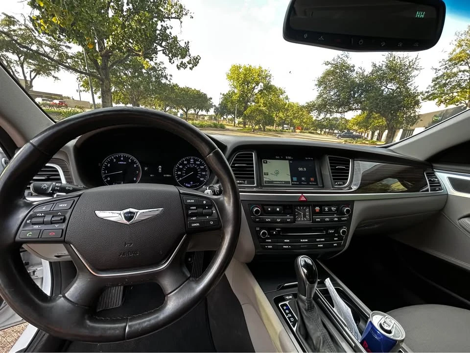 2015 Hyundai Genesis - Image 11 of 13