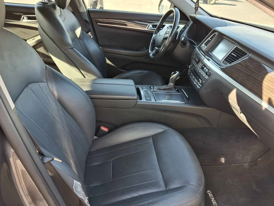2015 Hyundai Genesis - Image 5 of 6