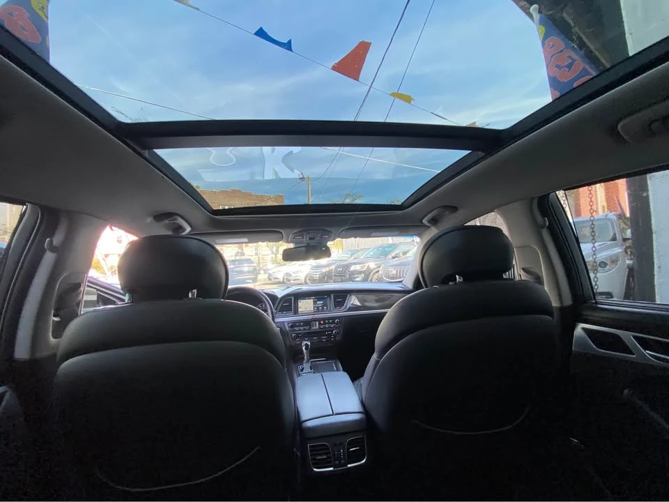 2015 Hyundai Genesis - Image 6 of 13
