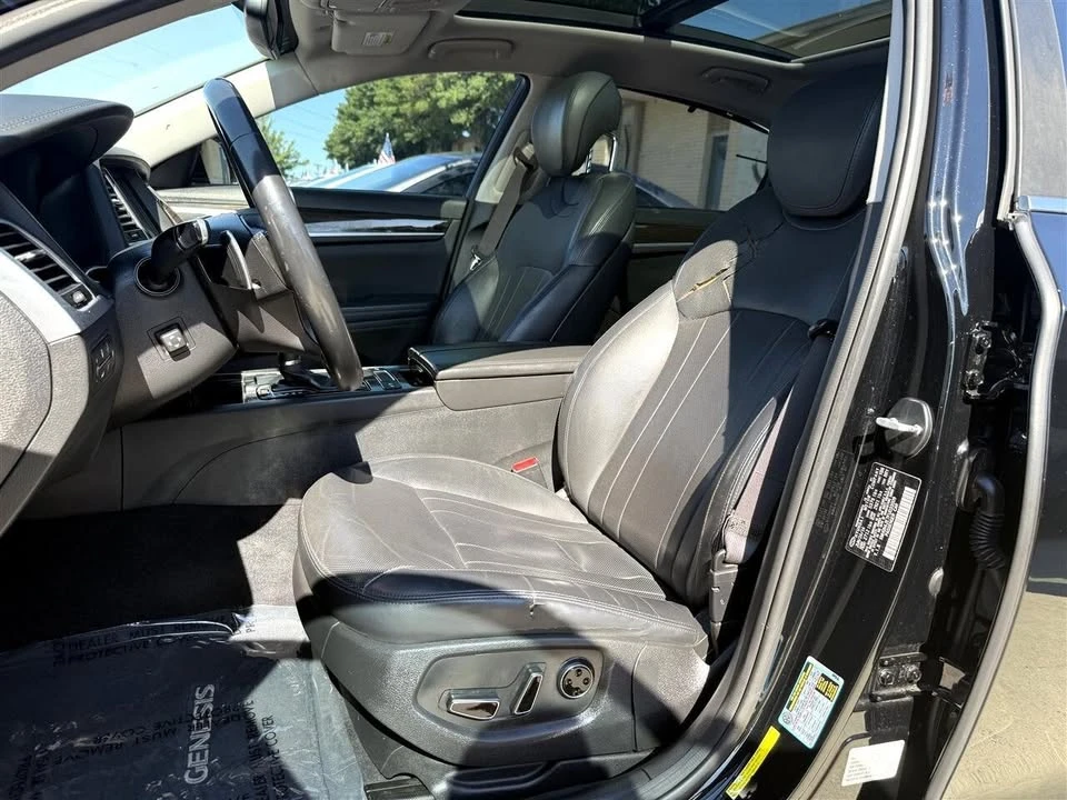 2015 Hyundai Genesis - Image 9 of 20
