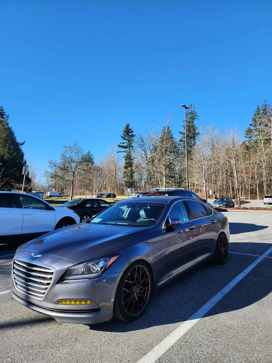 2015 Hyundai Genesis - Image 7 of 14