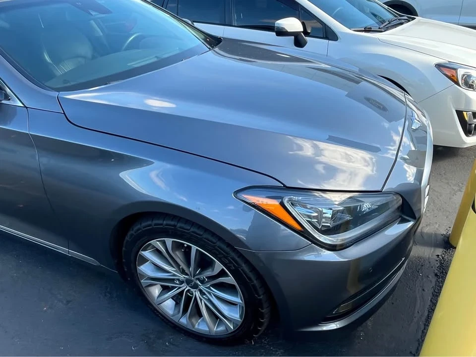 2015 Hyundai Genesis - Image 8 of 10