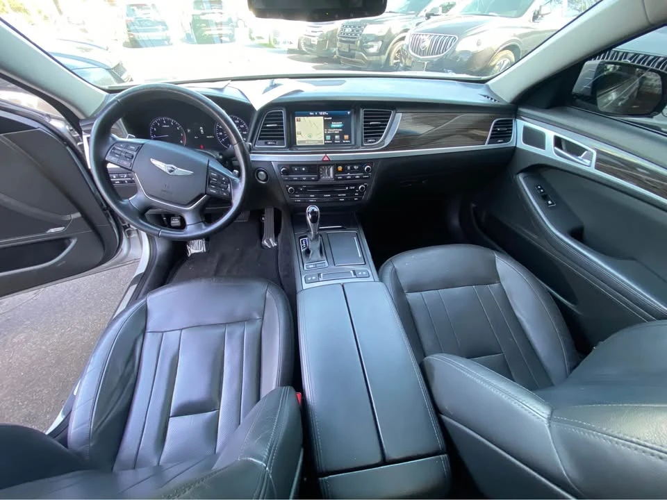 2015 Hyundai Genesis - Image 7 of 13