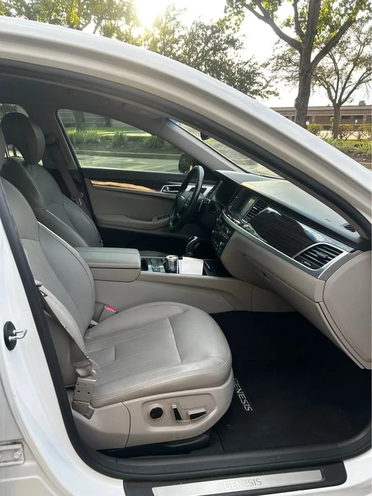 2015 Hyundai Genesis - Image 8 of 13