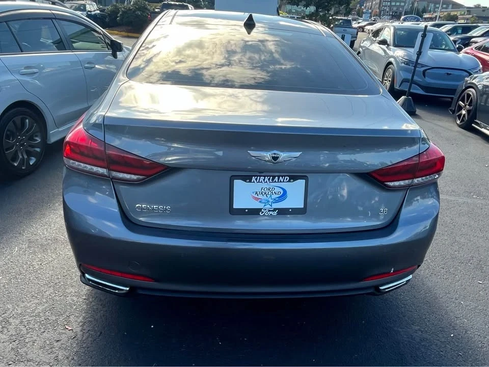 2015 Hyundai Genesis - Image 5 of 10