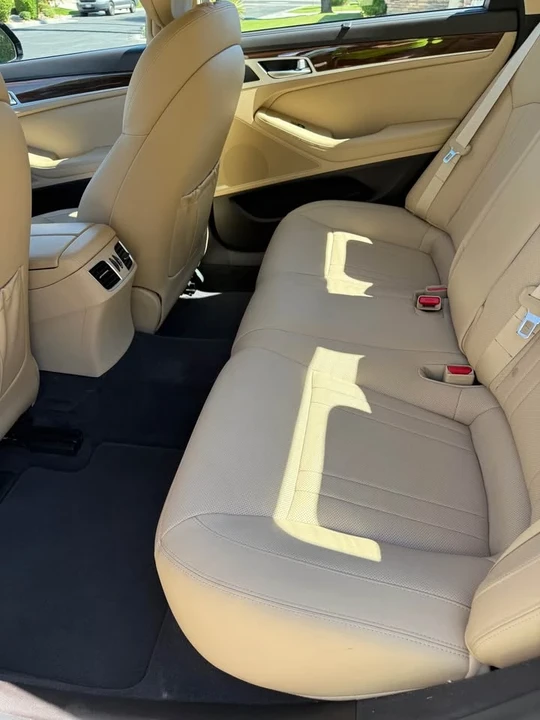 2015 Hyundai Genesis - Image 10 of 12