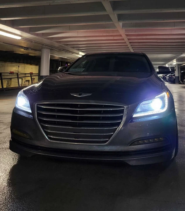 2015 Hyundai Genesis - Image 4 of 14