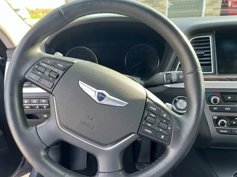 2015 Hyundai Genesis - Image 9 of 12