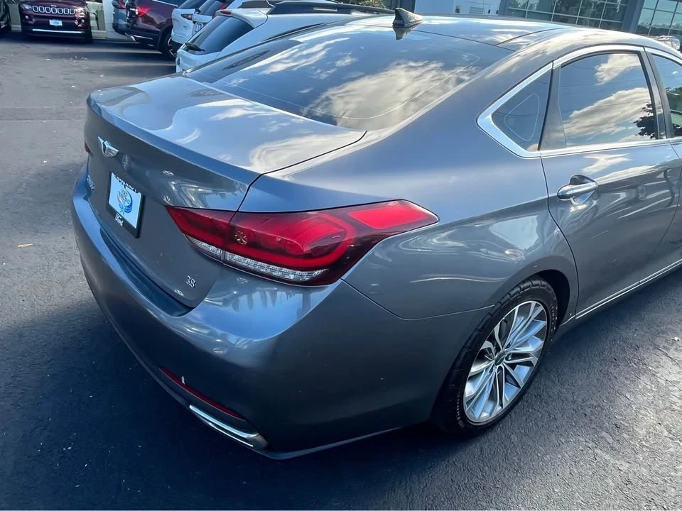 2015 Hyundai Genesis - Image 6 of 10