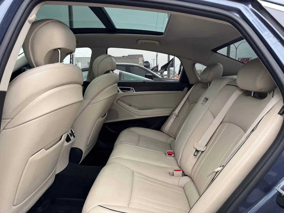 2015 Hyundai Genesis - Image 8 of 9