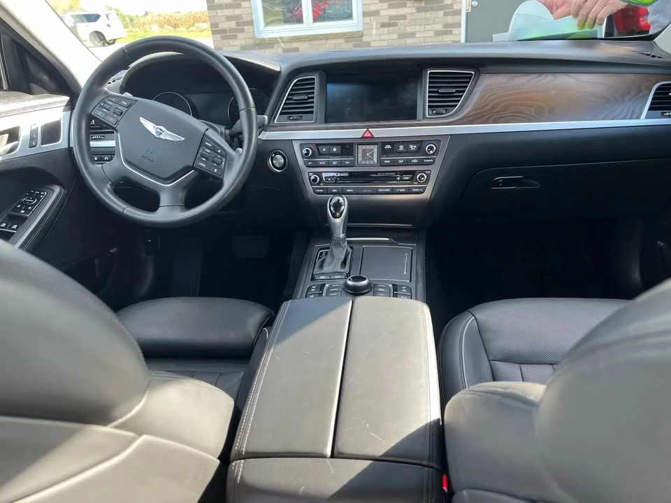 2015 Hyundai Genesis - Image 7 of 12