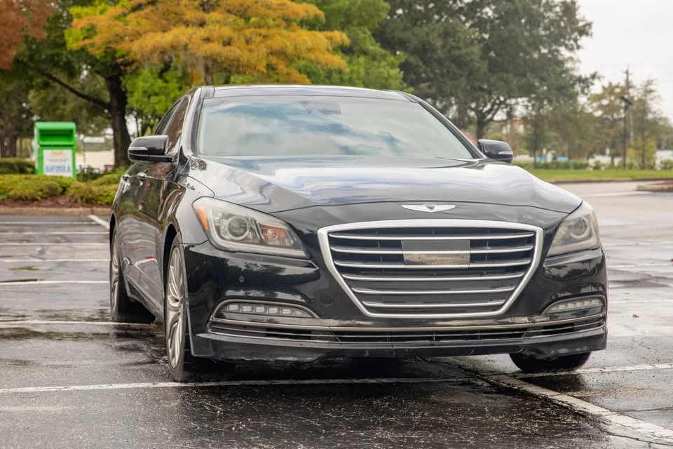 2015 Hyundai Genesis - Image 2 of 12