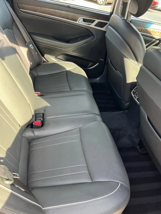2015 Hyundai Genesis - Image 11 of 12