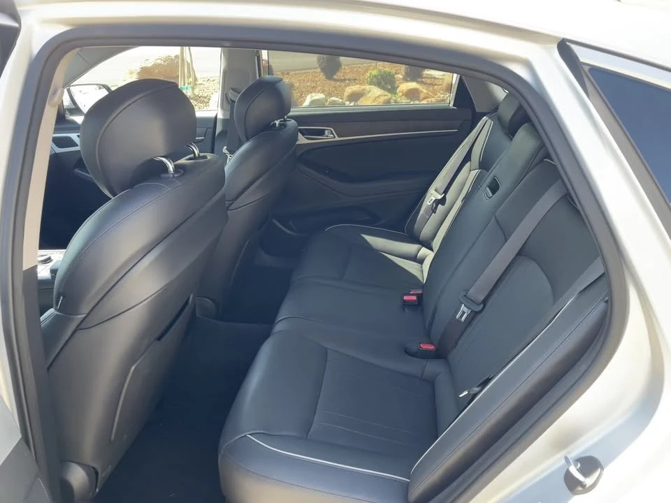 2015 Hyundai Genesis - Image 4 of 4