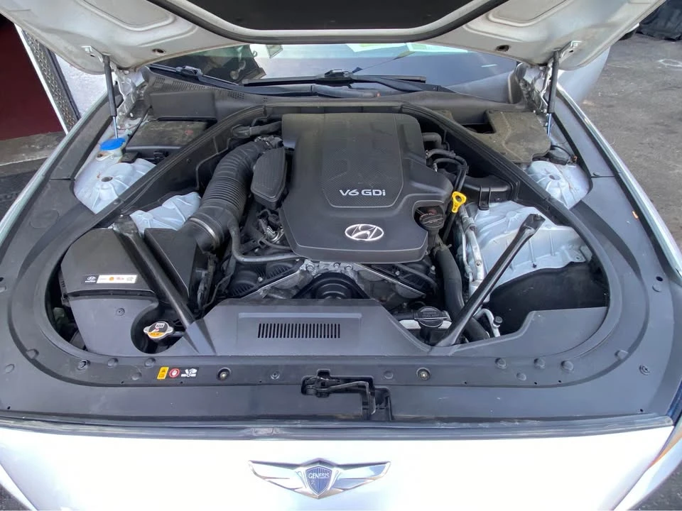 2015 Hyundai Genesis - Image 13 of 13