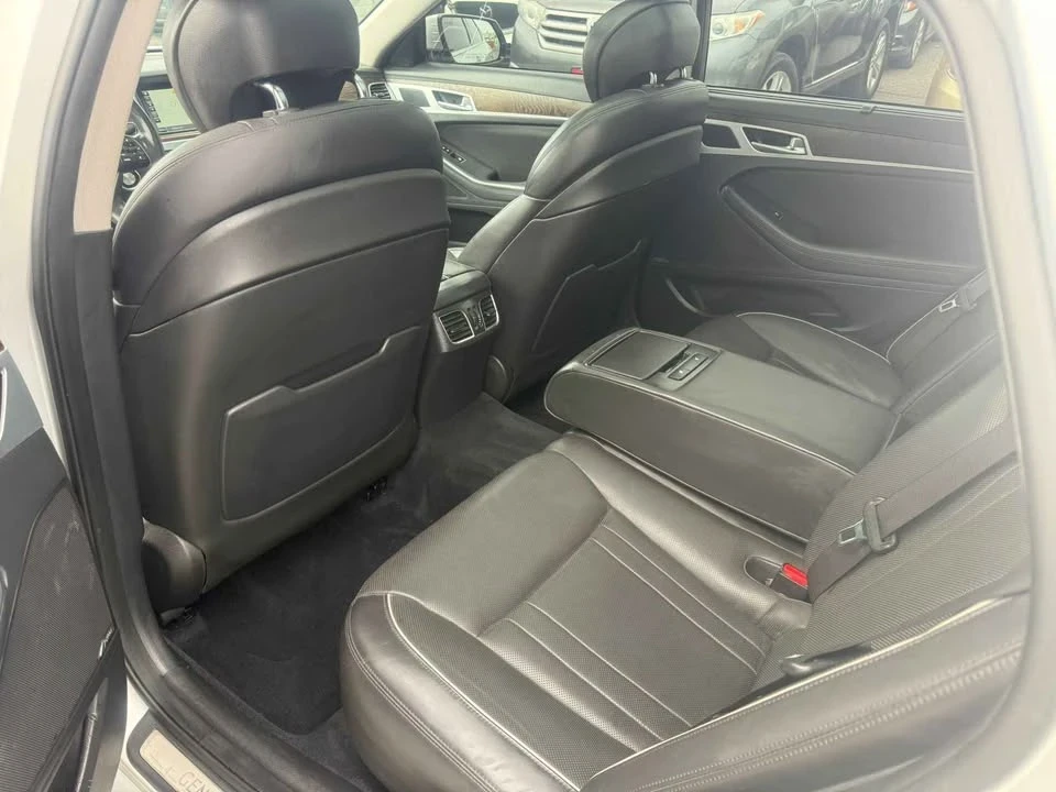 2015 Hyundai Genesis - Image 7 of 14