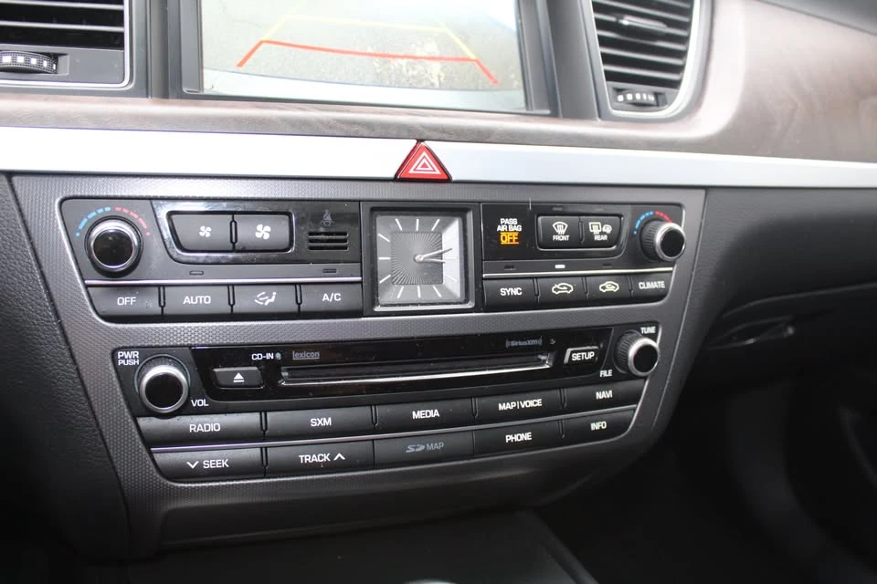 2015 Hyundai Genesis - Image 15 of 20