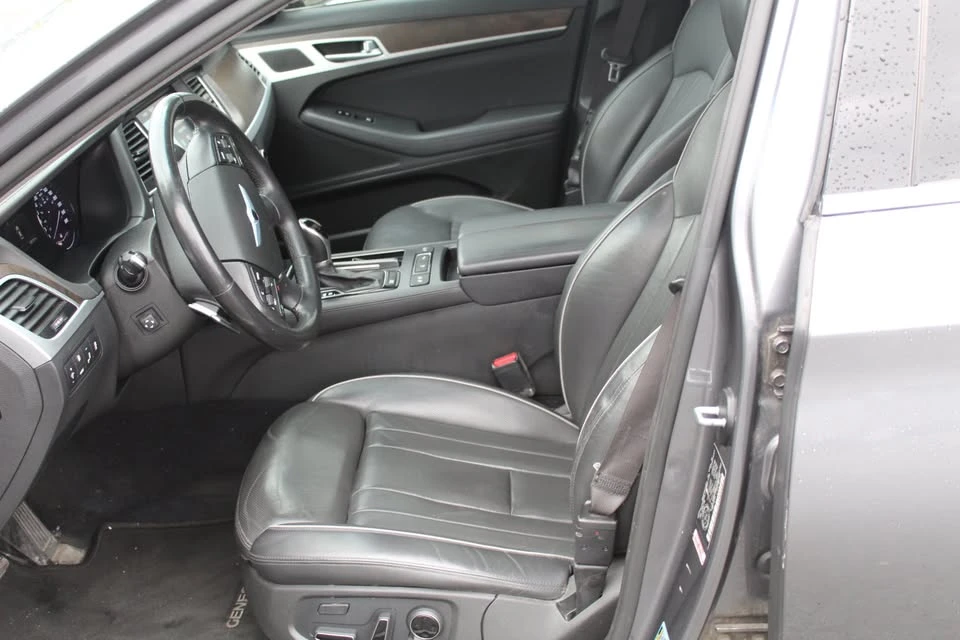 2015 Hyundai Genesis - Image 7 of 20