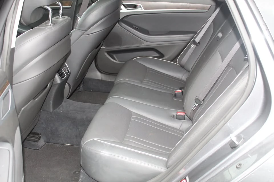 2015 Hyundai Genesis - Image 8 of 20