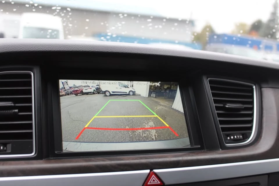2015 Hyundai Genesis - Image 14 of 20