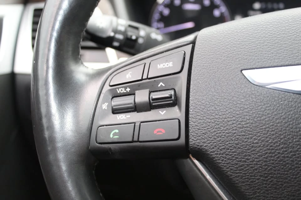 2015 Hyundai Genesis - Image 19 of 20