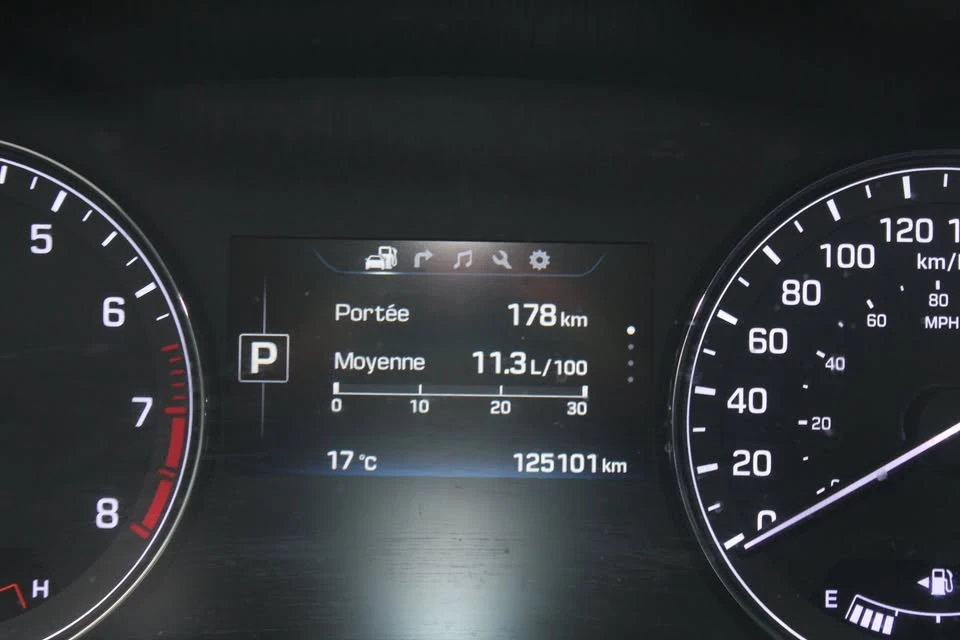 2015 Hyundai Genesis - Image 18 of 20