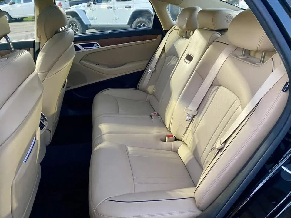2015 Hyundai Genesis - Image 13 of 15