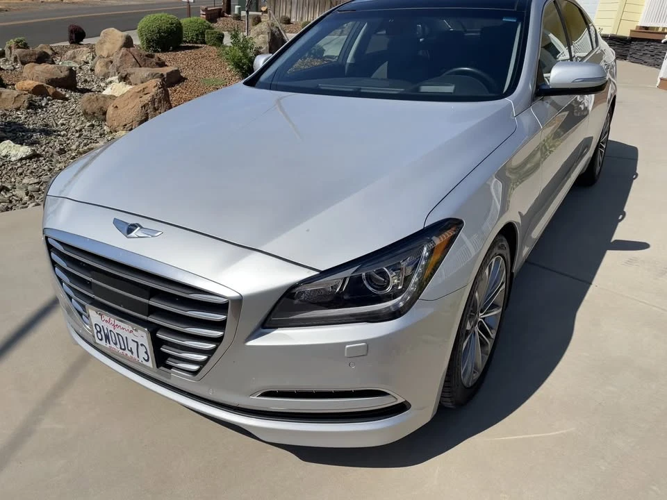 2015 Hyundai Genesis - Image 2 of 4